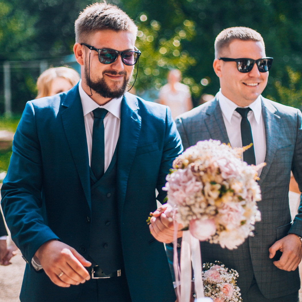 Już wiemy, jakie są modne garnitury męskie na wesele 2024. Jest w czym wybierać